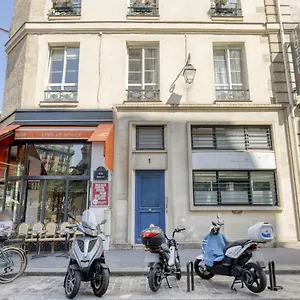 Branded New And Comfy - Heart Of 3 , París Francia